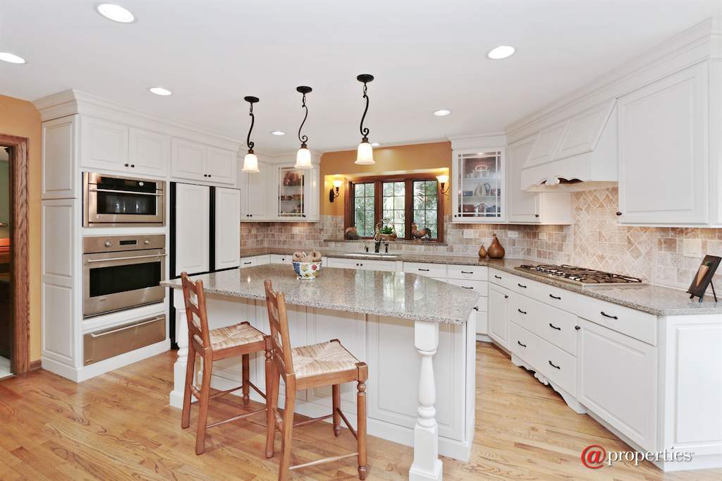 4662 Celano Drive Libertyville, Illinois 60048 - Kitchen
