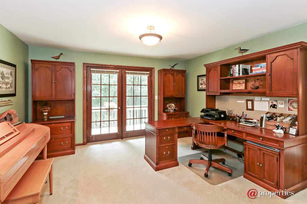 4662 Celano Drive Libertyville, Illinois 60048 - Dining Room