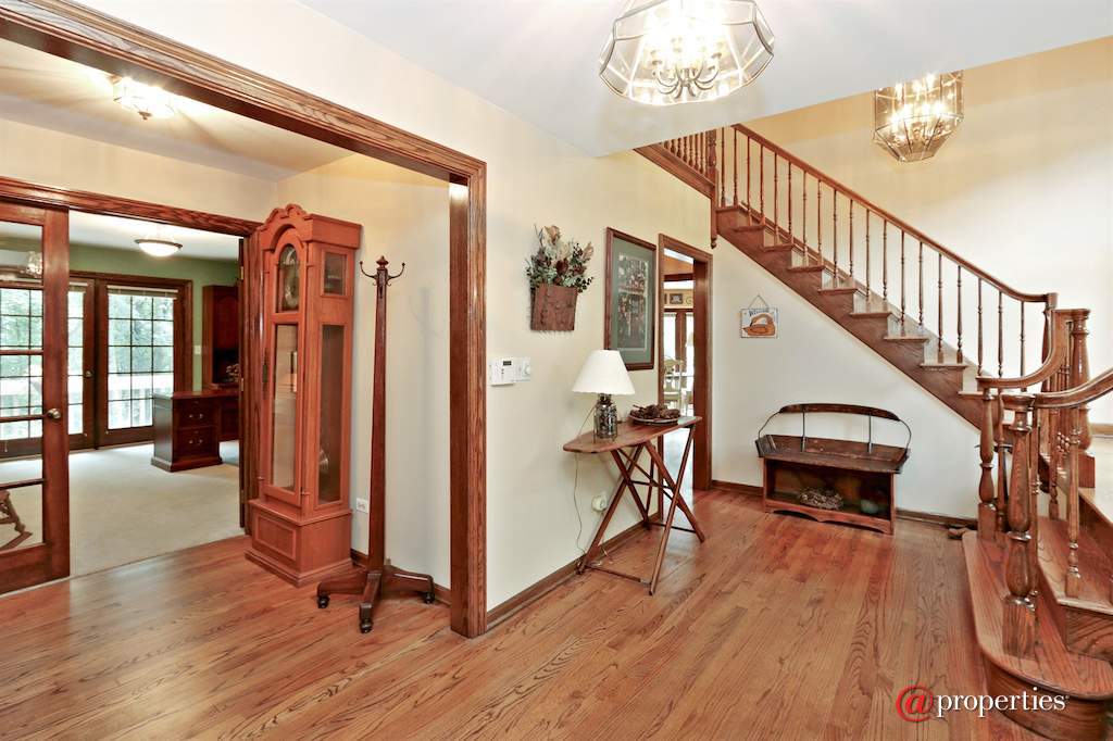 4662 Celano Drive Libertyville, Illinois 60048 - Foyer