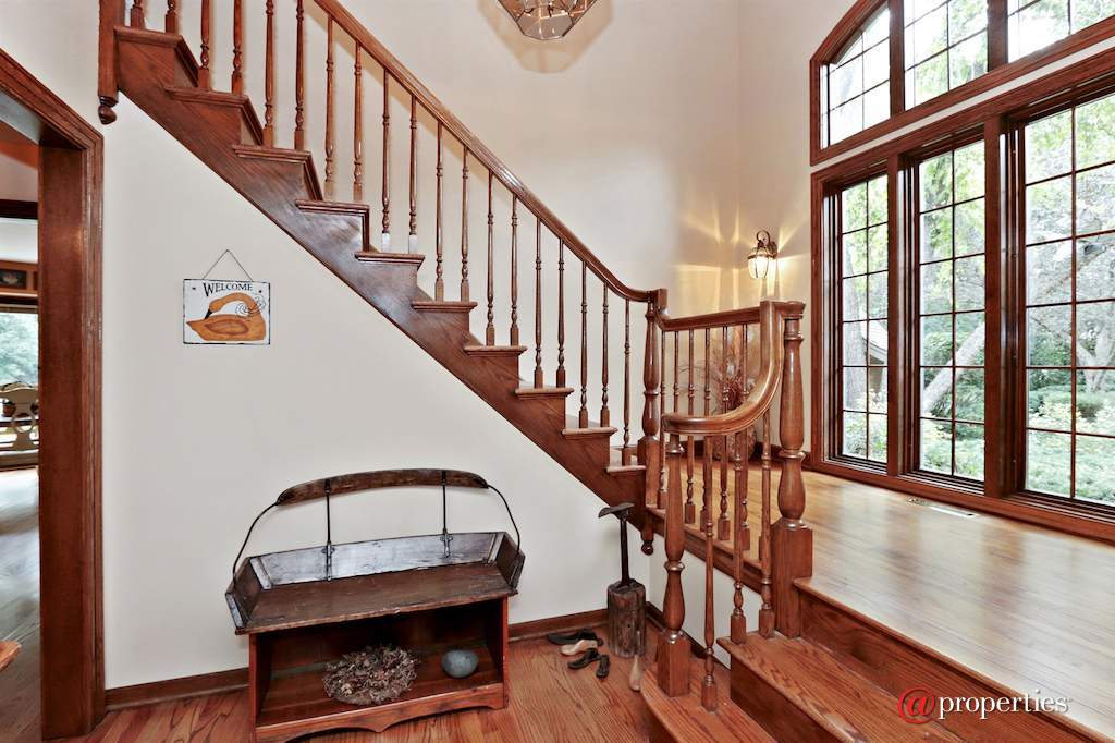 4662 Celano Drive Libertyville, Illinois 60048 - Entryway