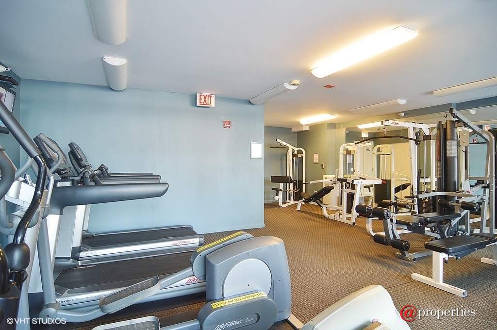 600 N Dearborn Street #912 Chicago, Illinois 60654 - Gym