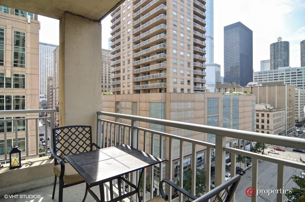 600 N Dearborn Street #912 Chicago, Illinois 60654 - Balcony
