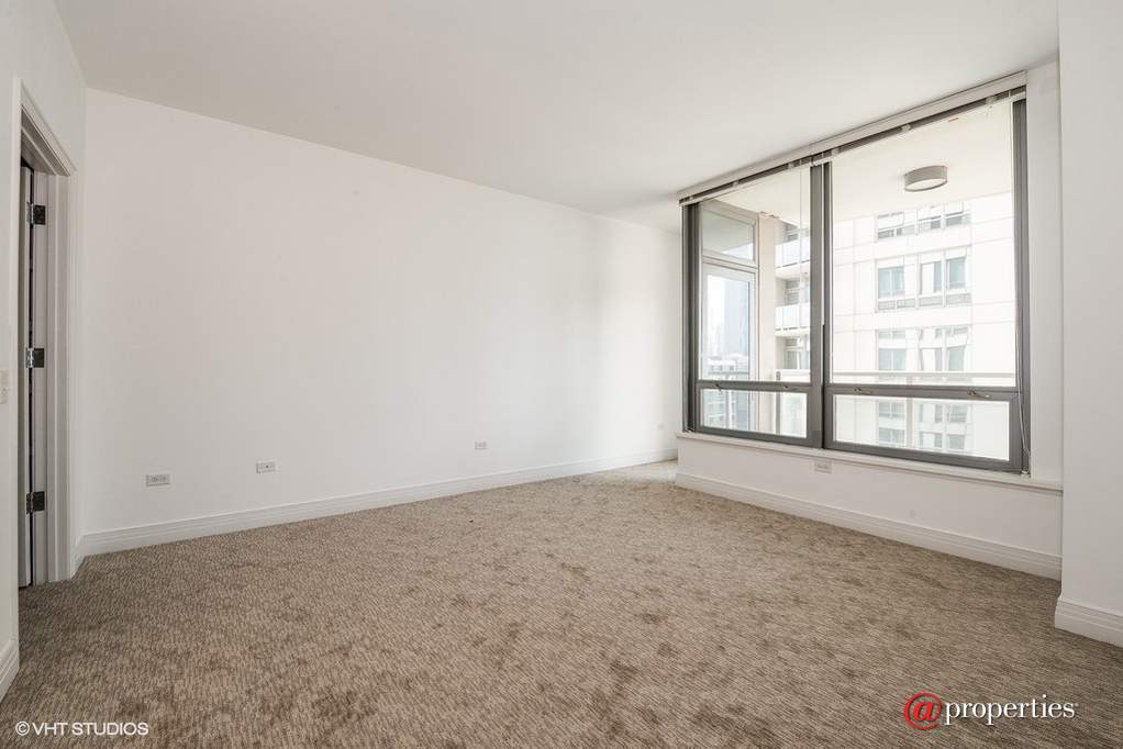 600 N Lake Shore Drive #3303 Chicago, Illinois 60611 - Master Bedroom