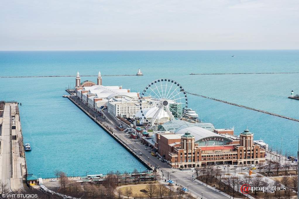 600 N Lake Shore Drive #3303 Chicago, Illinois 60611 - View