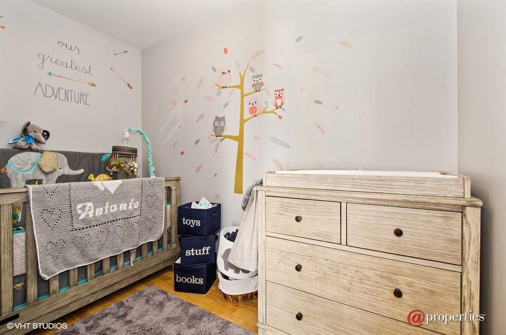 7229 W Higgins Avenue #302 Chicago, Illinois 60656 - Master Bedroom Closet