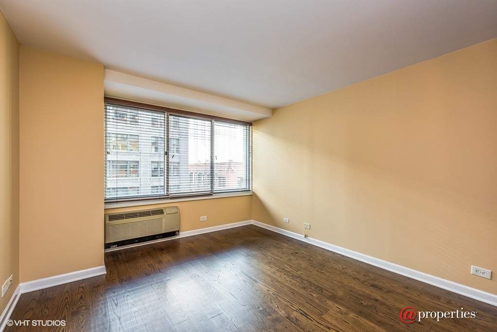 211 E Ohio Street #701 Chicago, Illinois 60611 - Bedroom