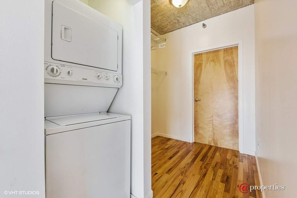 1845 S Michigan Avenue #803 Chicago, Illinois 60616 - Laundry Room