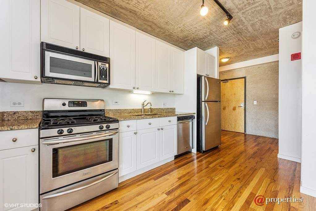 1845 S Michigan Avenue #803 Chicago, Illinois 60616 - Kitchen