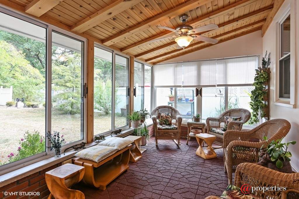 16350 Raz Road Union Pier, Mi 49129 - Porch
