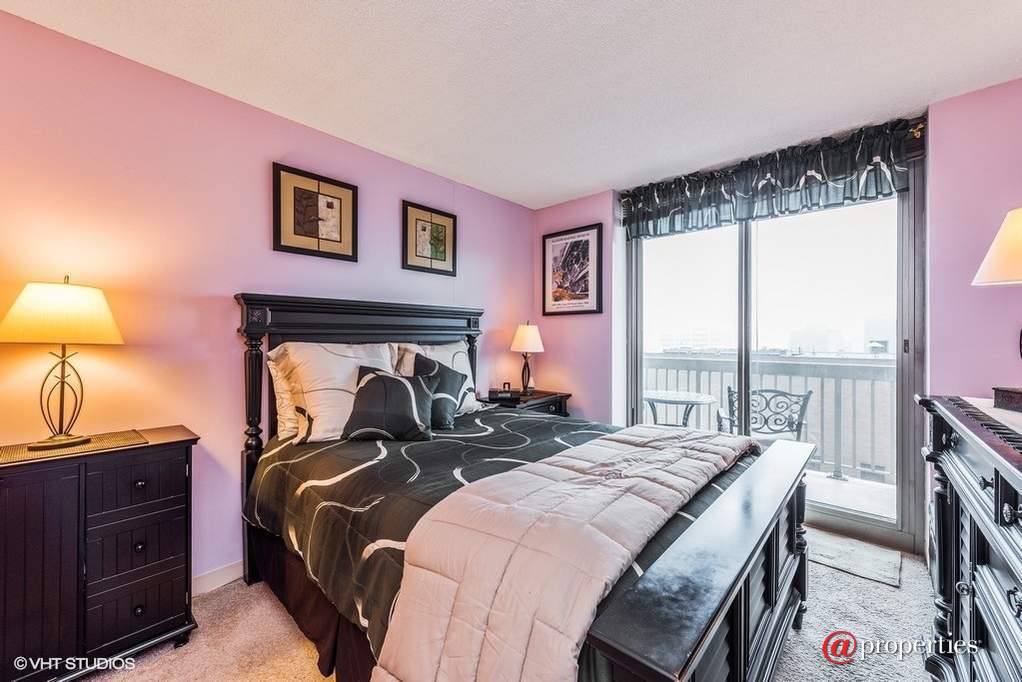 222 N Columbus Drive #3704 Chicago, Illinois 60601 - Bedroom