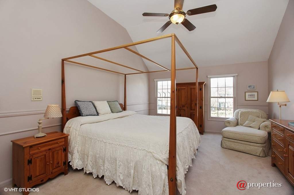 83 S Old Creek Road Vernon Hills, Illinois 60061 - Master Bedroom