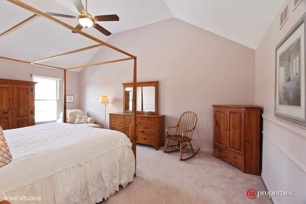 83 S Old Creek Road Vernon Hills, Illinois 60061 - Master Bedroom