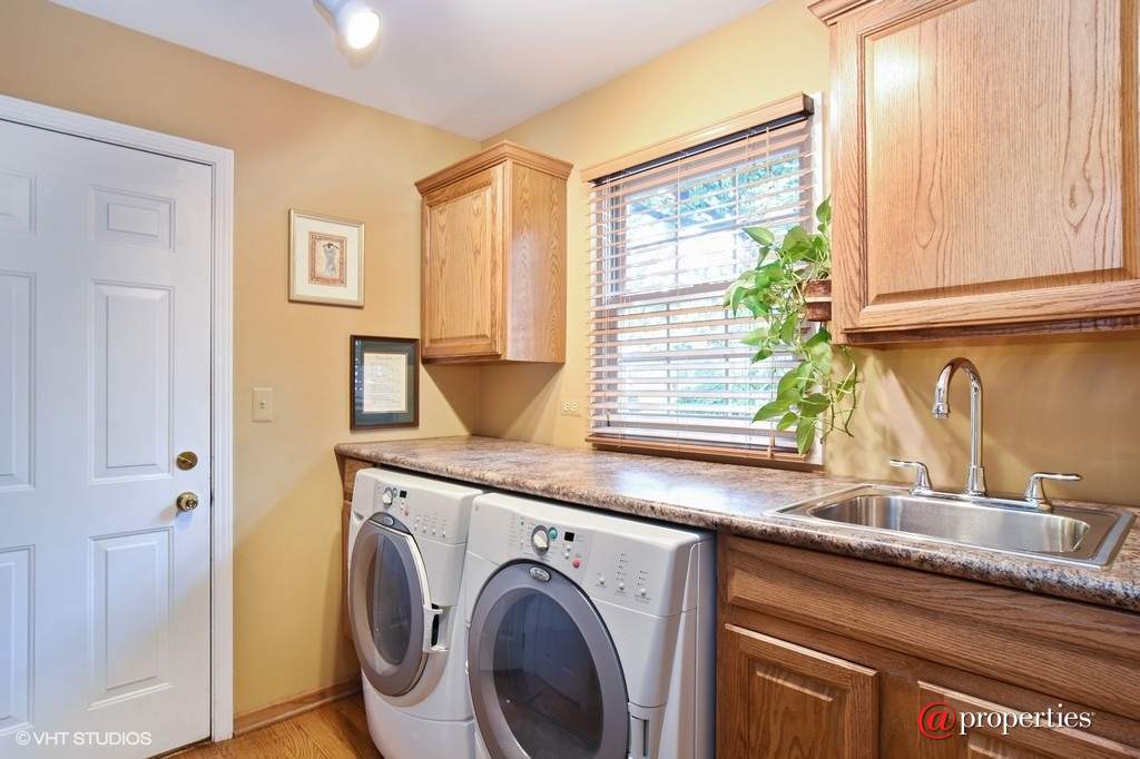 83 S Old Creek Road Vernon Hills, Illinois 60061 - Laundry Room