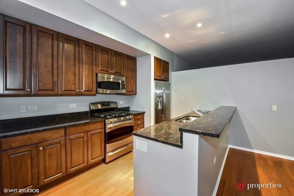 310 S Michigan Avenue #1407 Chicago, Illinois 60604 - Kitchen