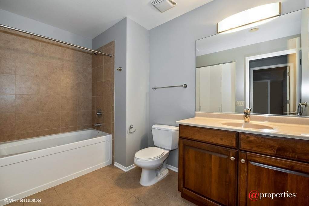 310 S Michigan Avenue #1407 Chicago, Illinois 60604 - 2nd Bathroom