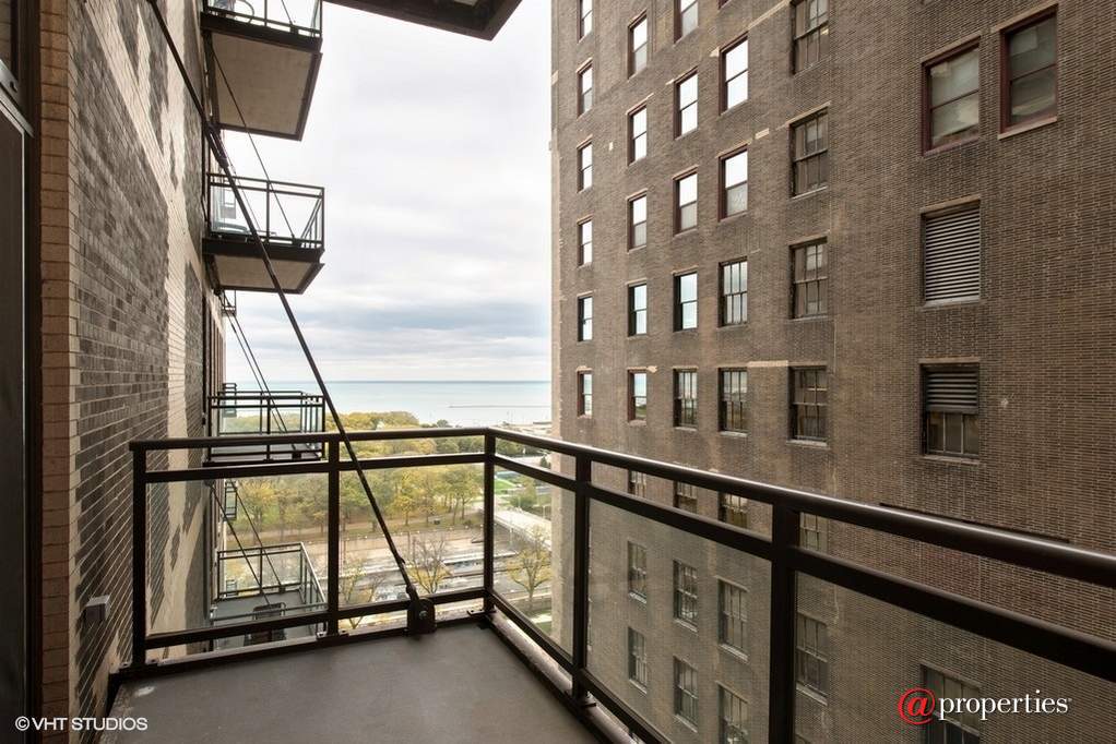 310 S Michigan Avenue #1407 Chicago, Illinois 60604 - Balcony