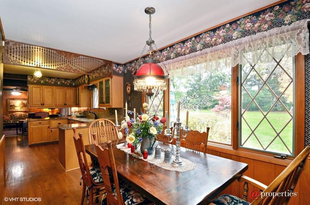 3580 Whirlaway Drive Northbrook, Illinois 60062 - Kitchen / Breakfast Room