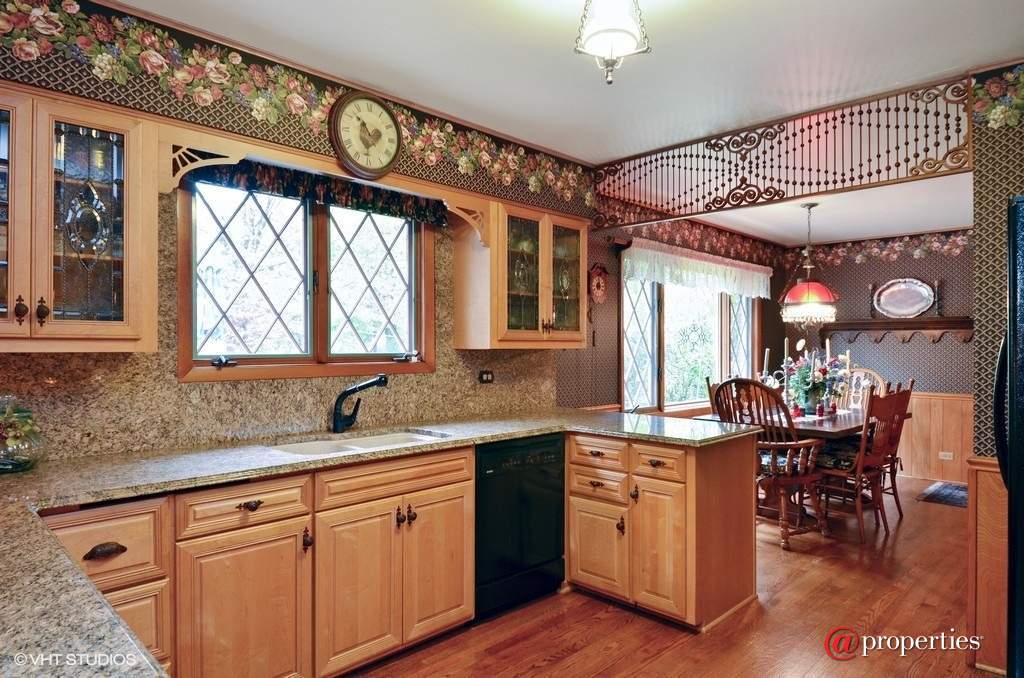 3580 Whirlaway Drive Northbrook, Illinois 60062 - Kitchen