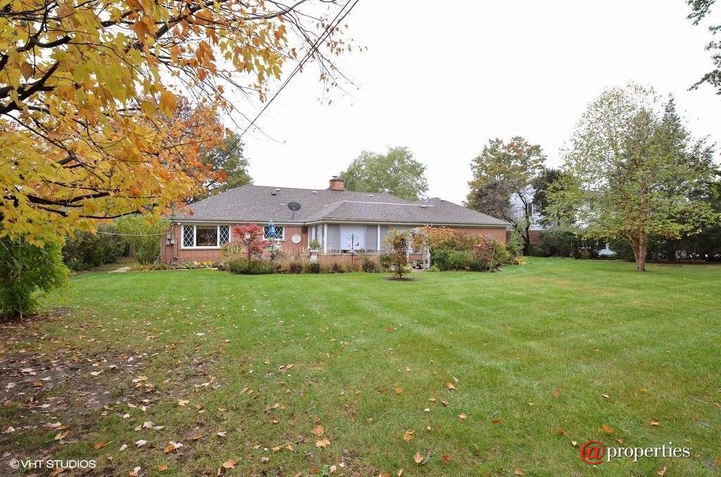 3580 Whirlaway Drive Northbrook, Illinois 60062 - Rear view
