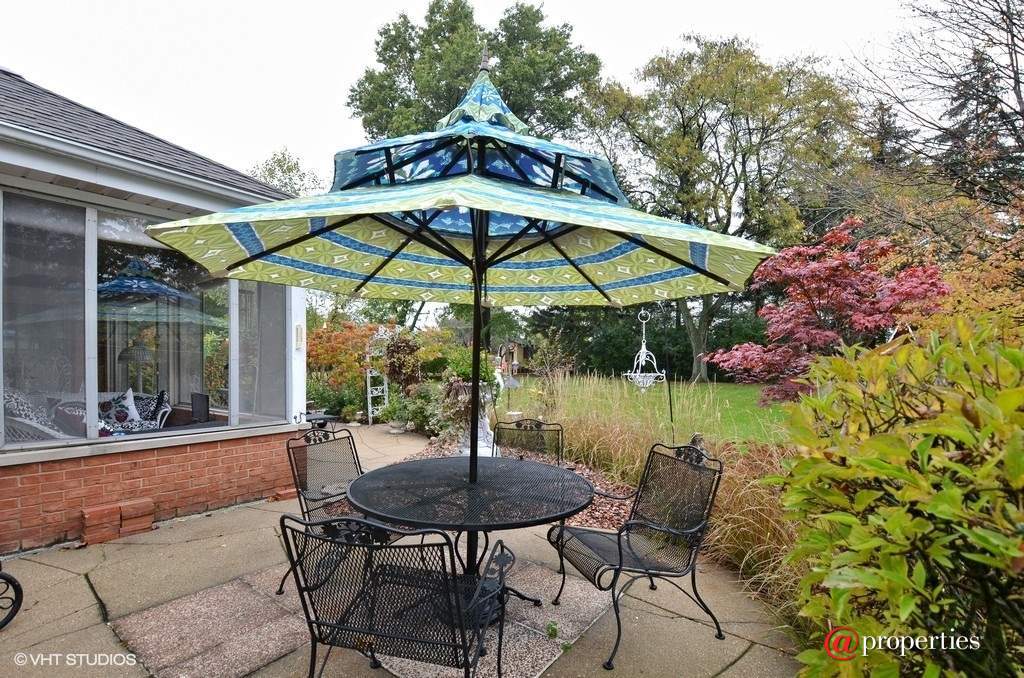 3580 Whirlaway Drive Northbrook, Illinois 60062 - Patio