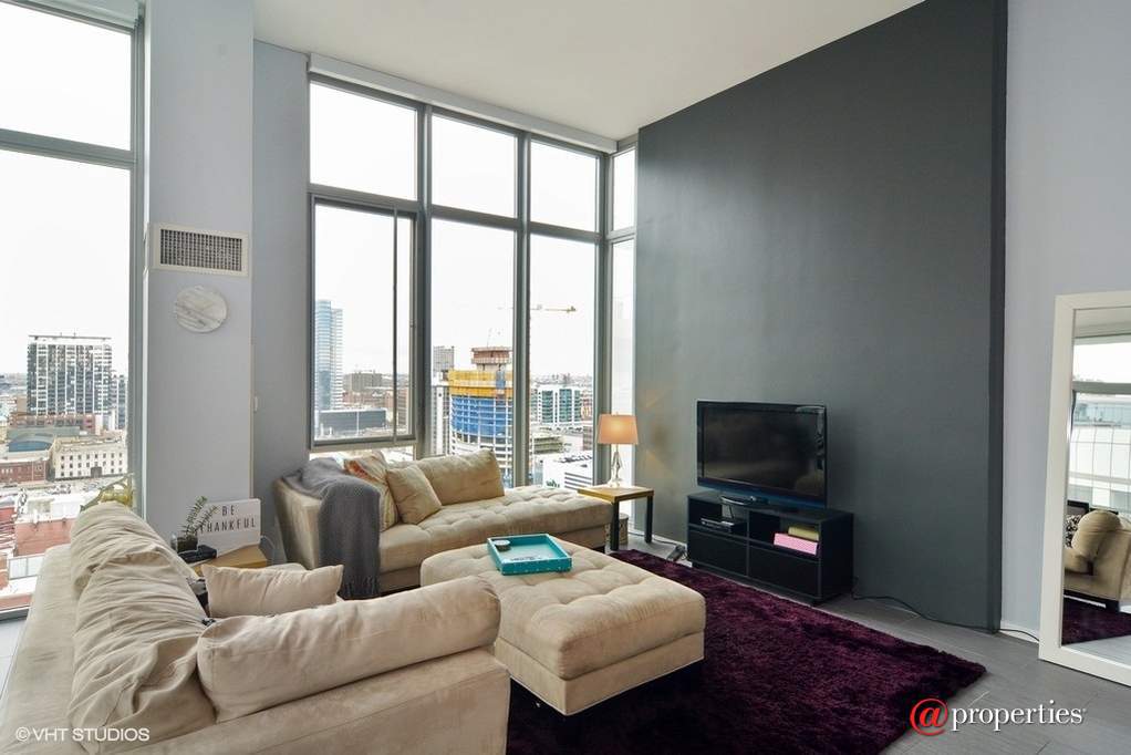 659 W Randolph Street #1803 Chicago, Illinois 60661 - Living Room