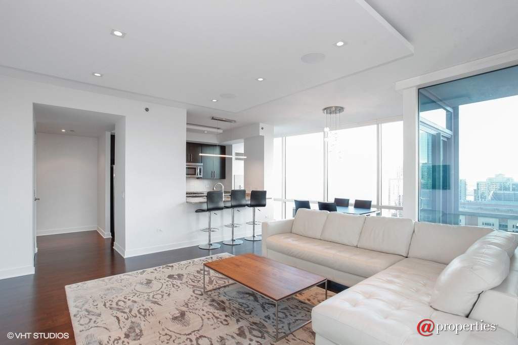 505 N Mcclurg Court #4305 Chicago, Illinois 60611 - Living Room