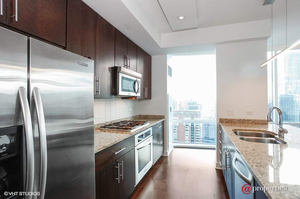 505 N Mcclurg Court #4305 Chicago, Illinois 60611 - Kitchen