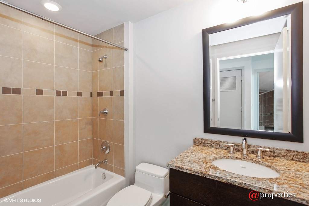 505 N Mcclurg Court #4305 Chicago, Illinois 60611 - Bathroom