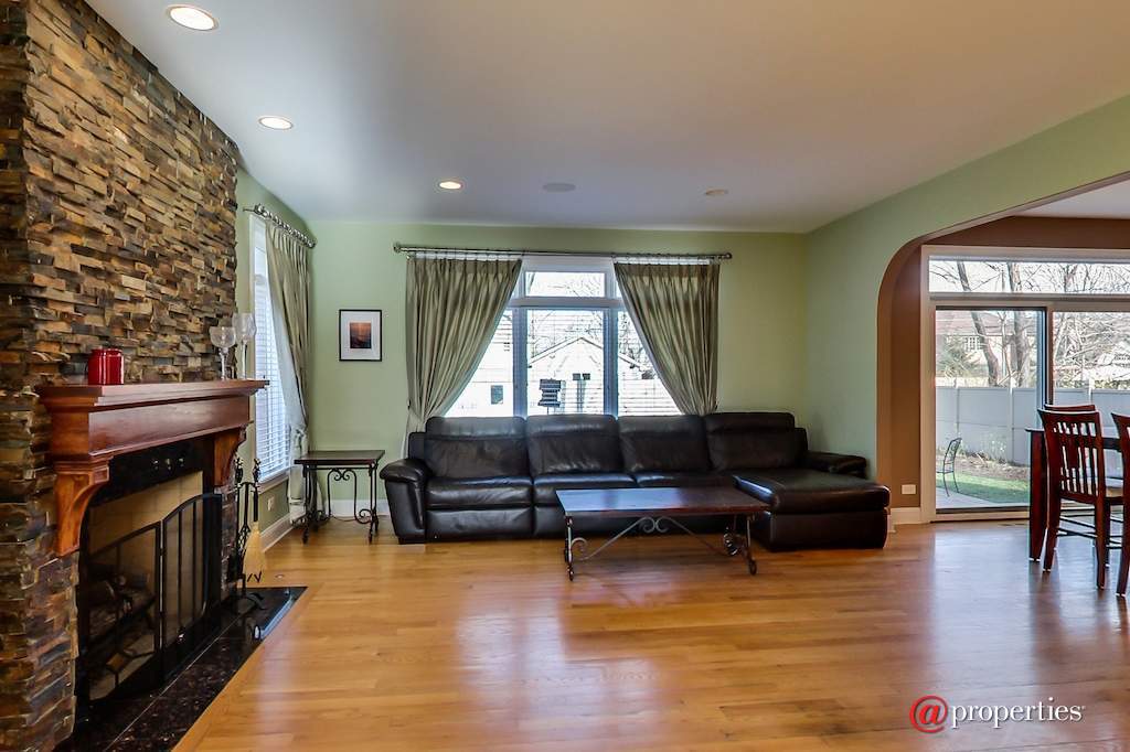 1740 Farwell Avenue Des Plaines, Illinois 60018 - Image 12