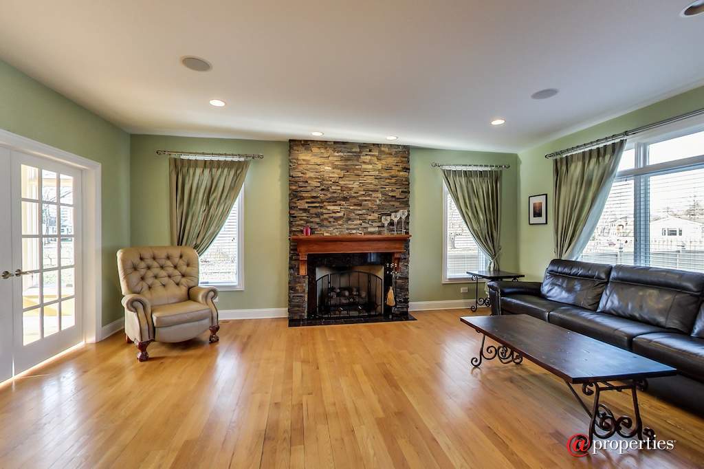 1740 Farwell Avenue Des Plaines, Illinois 60018 - Image 13