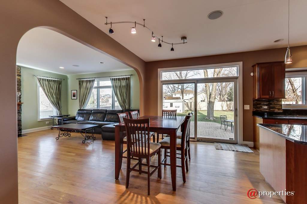 1740 Farwell Avenue Des Plaines, Illinois 60018 - Image 14