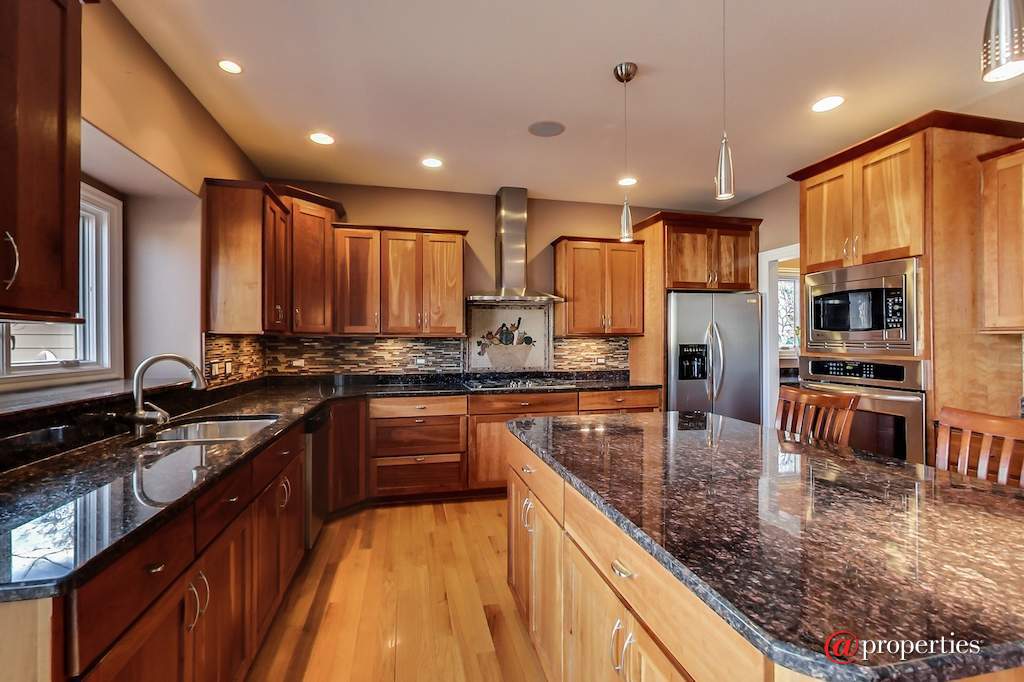 1740 Farwell Avenue Des Plaines, Illinois 60018 - Image 16