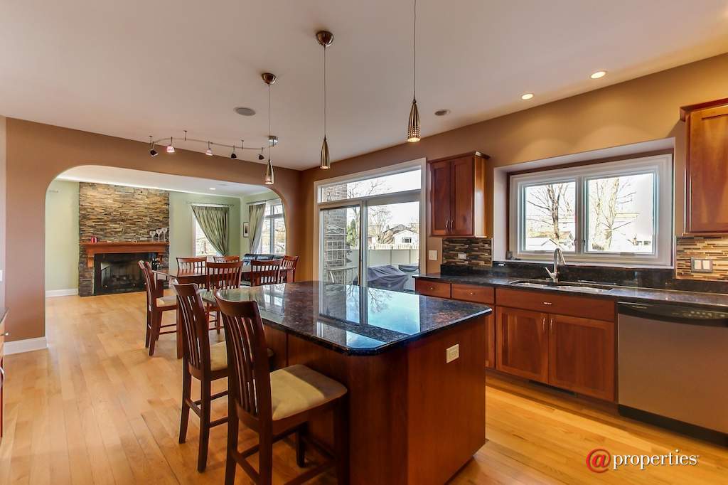 1740 Farwell Avenue Des Plaines, Illinois 60018 - Image 17