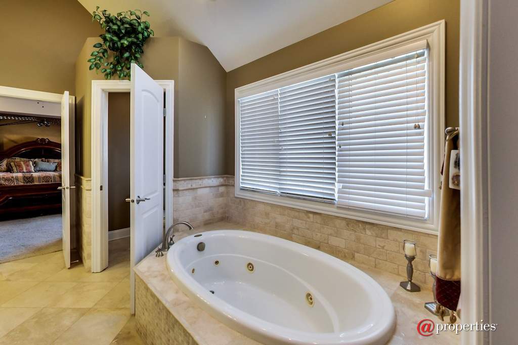1740 Farwell Avenue Des Plaines, Illinois 60018 - Image 22