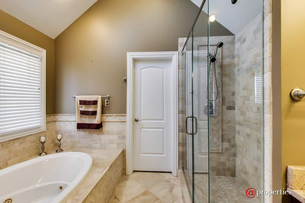 1740 Farwell Avenue Des Plaines, Illinois 60018 - Image 23
