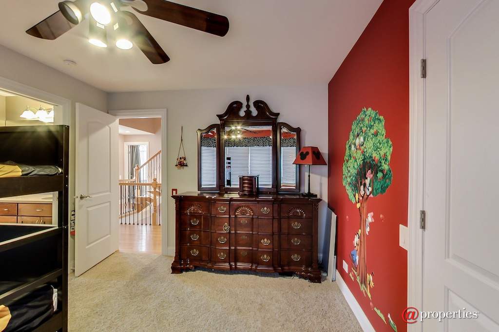 1740 Farwell Avenue Des Plaines, Illinois 60018 - Image 25