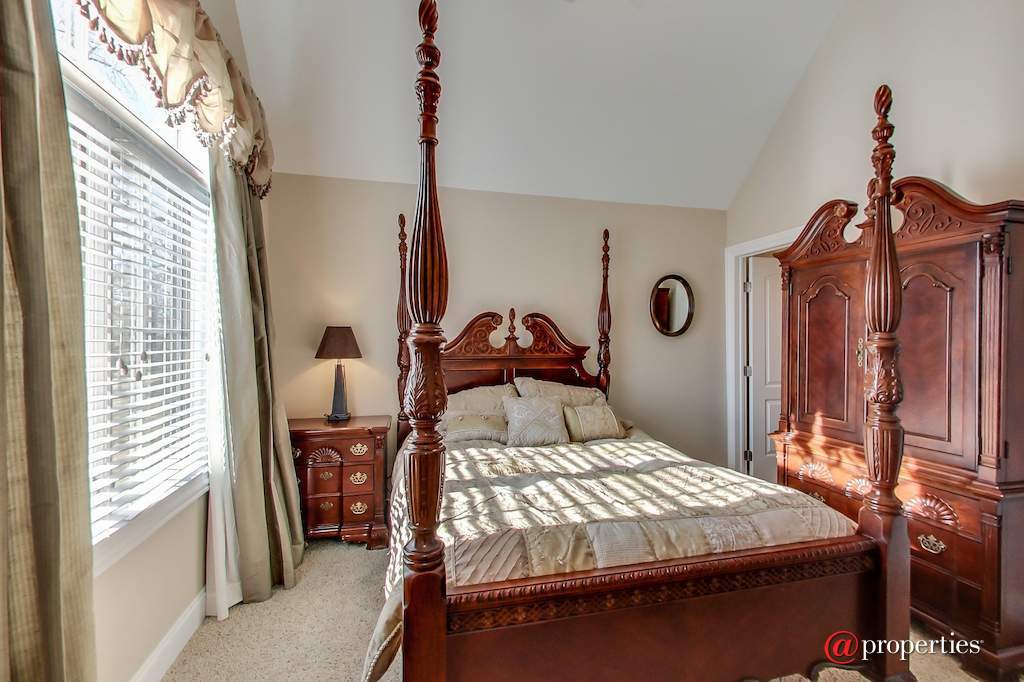 1740 Farwell Avenue Des Plaines, Illinois 60018 - Image 32