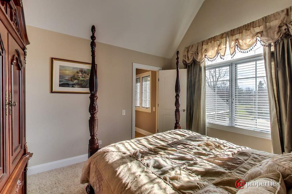 1740 Farwell Avenue Des Plaines, Illinois 60018 - Image 33