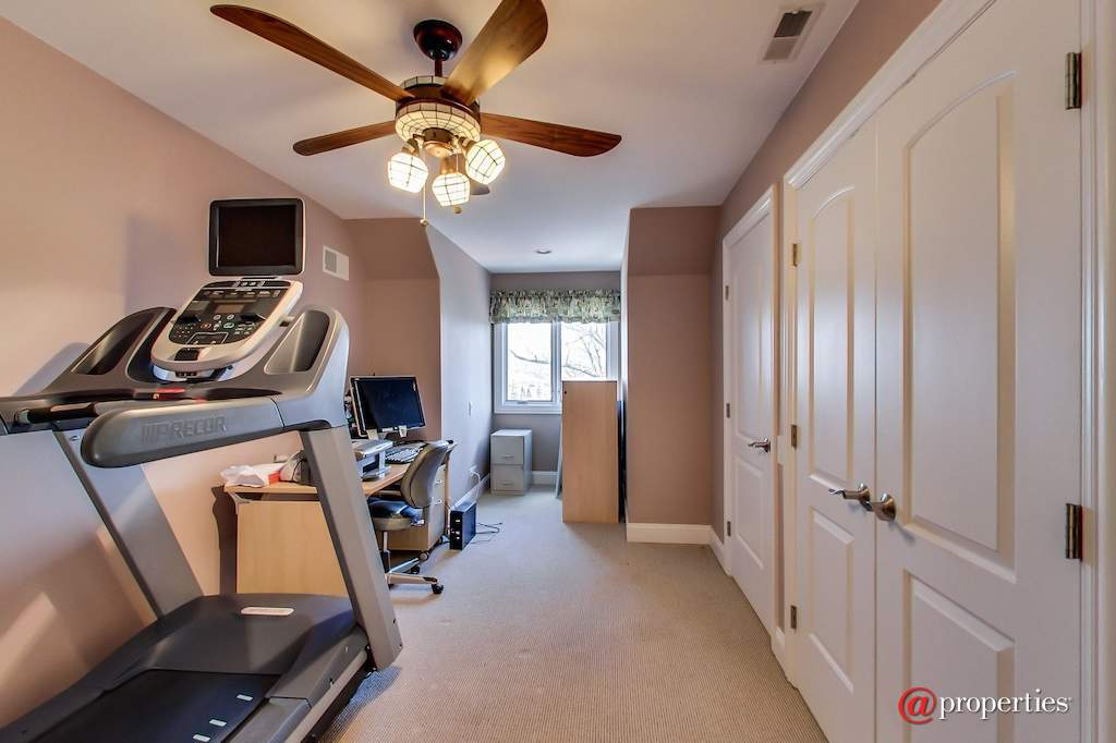 1740 Farwell Avenue Des Plaines, Illinois 60018 - Image 36