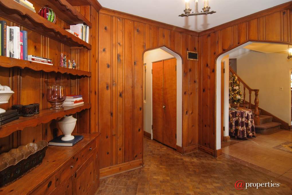172 Maplewood Road Riverside, Illinois 60546 - Location 1