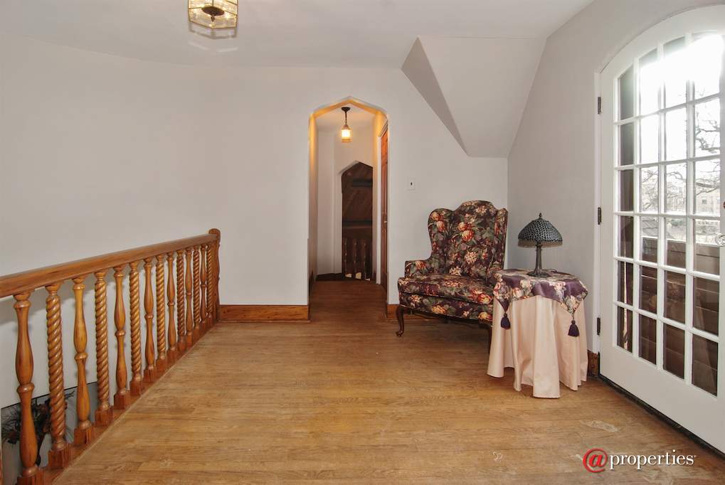 172 Maplewood Road Riverside, Illinois 60546 - Location 2