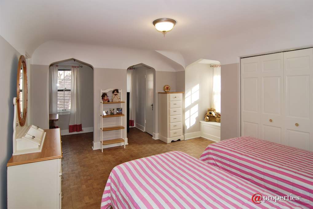 172 Maplewood Road Riverside, Illinois 60546 - 2nd Bedroom