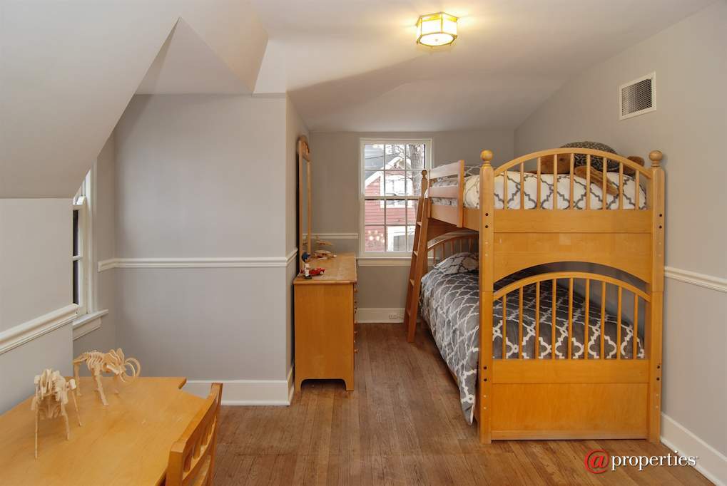 172 Maplewood Road Riverside, Illinois 60546 - 3rd Bedroom