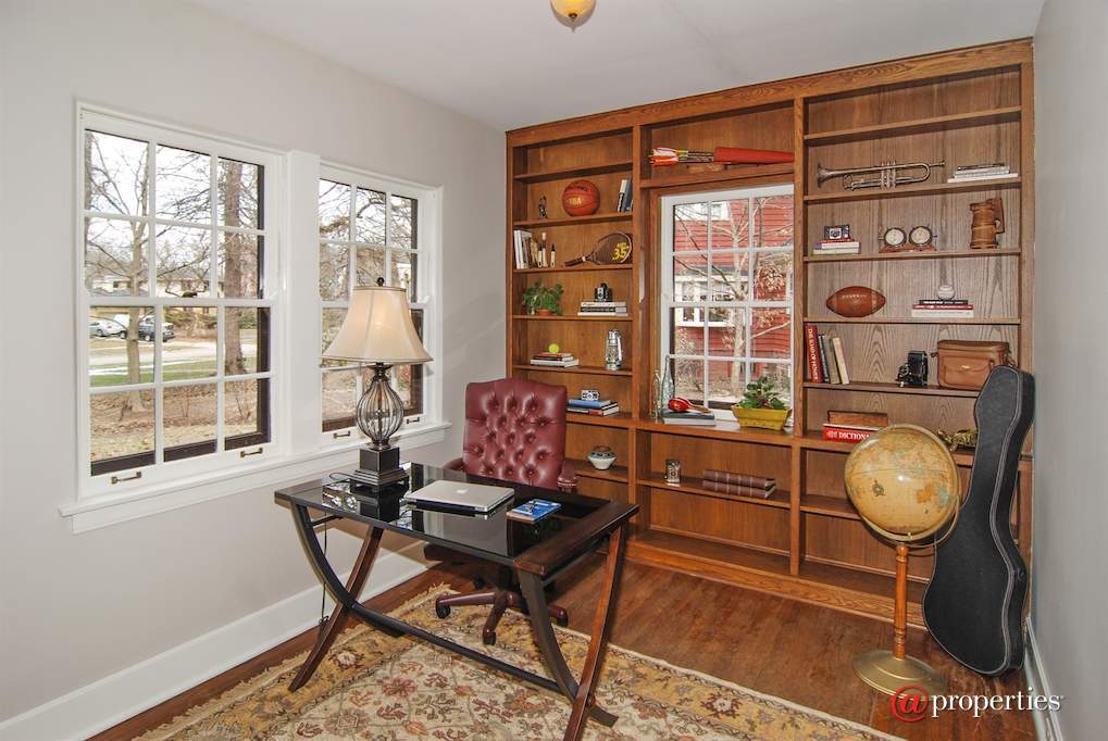 172 Maplewood Road Riverside, Illinois 60546 - Office