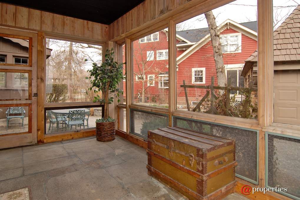 172 Maplewood Road Riverside, Illinois 60546 - Porch