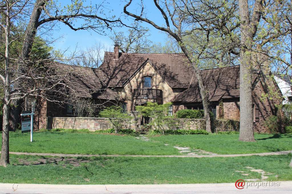 172 Maplewood Road Riverside, Illinois 60546 - Front View in Spring