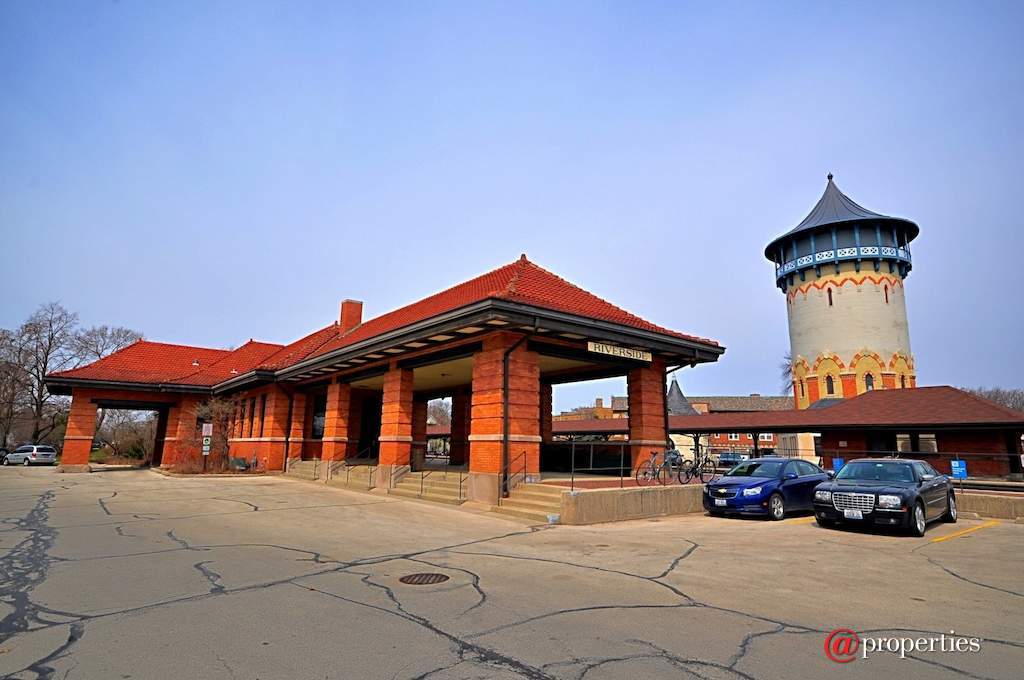 172 Maplewood Road Riverside, Illinois 60546 - Riverside Train station