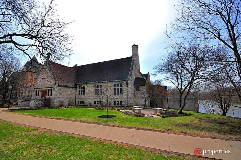 172 Maplewood Road Riverside, Illinois 60546 - Library and View of Desplaines River