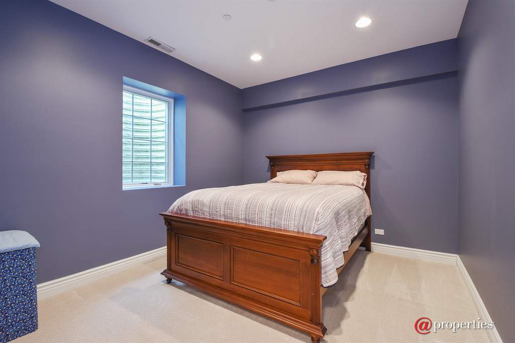 763 Division Street Barrington, Illinois 60010 - Guest Bedroom