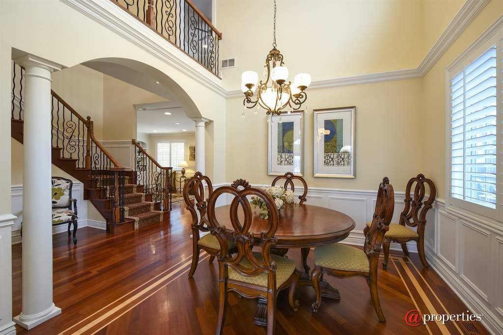 763 Division Street Barrington, Illinois 60010 - Dining Room